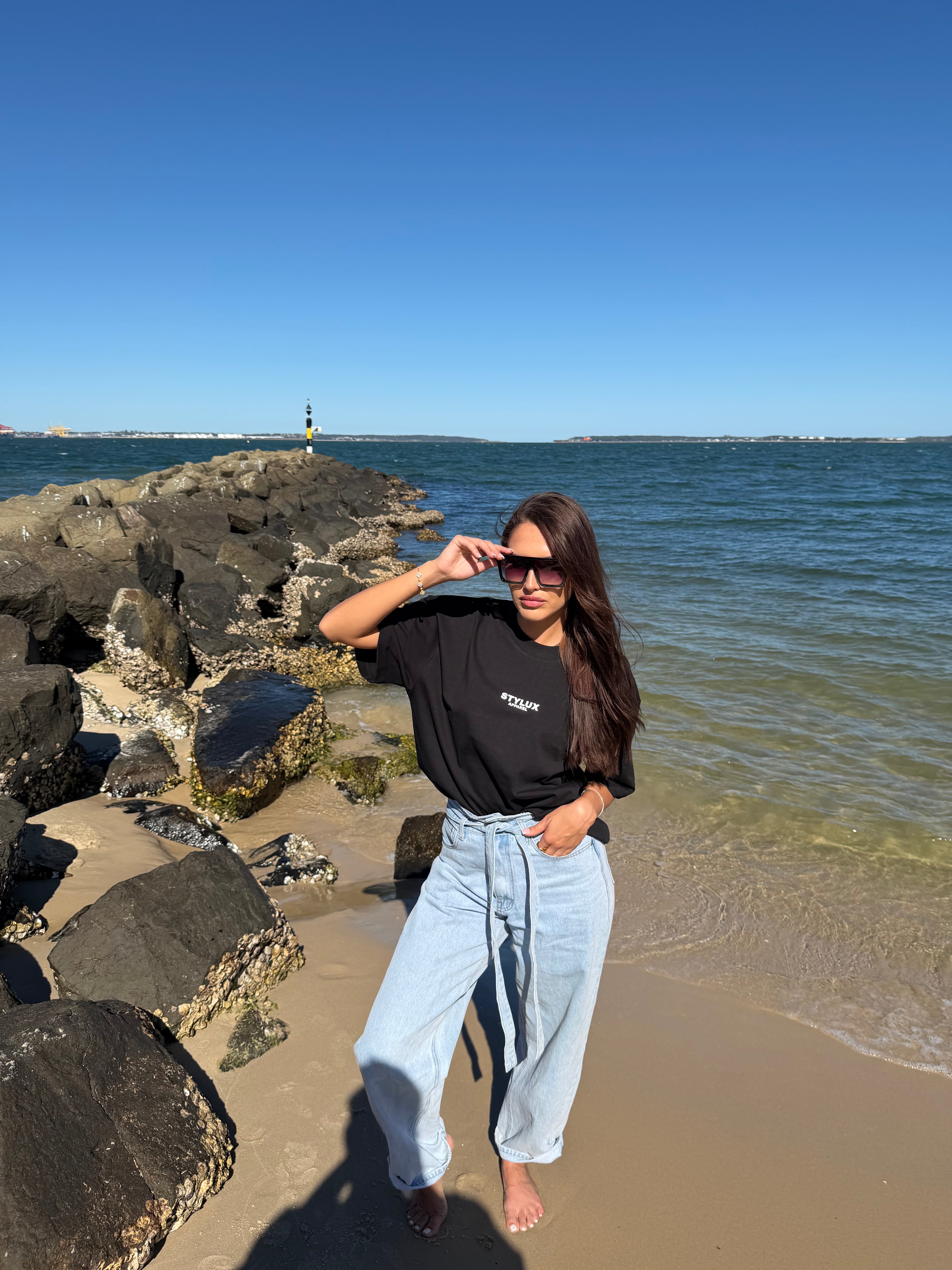 Staples Tee BLACK - Unisex fit